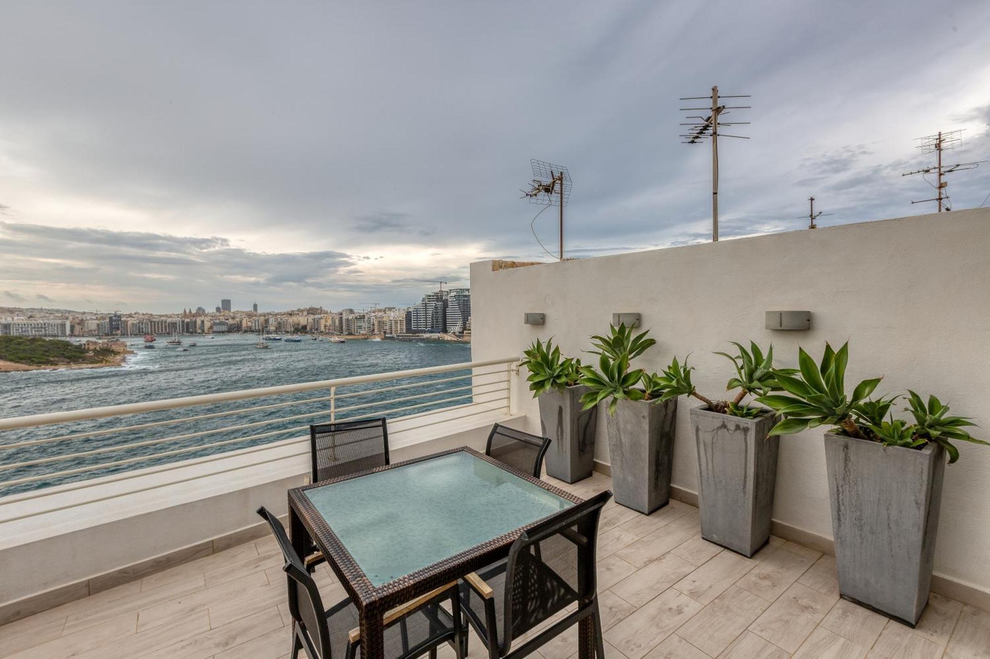 49/3 Seafront Duplex Penthouse In Valletta Luaran gambar